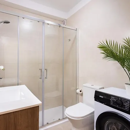 Spectacular View Of Vistas & Ocean