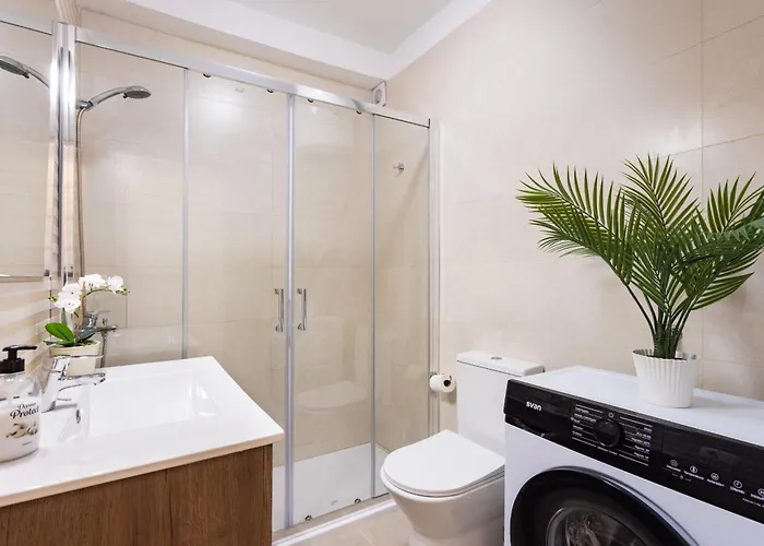 Spectacular View Of Vistas & Ocean